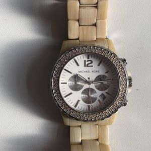 Micheal Kors Large Face Watch - Silver